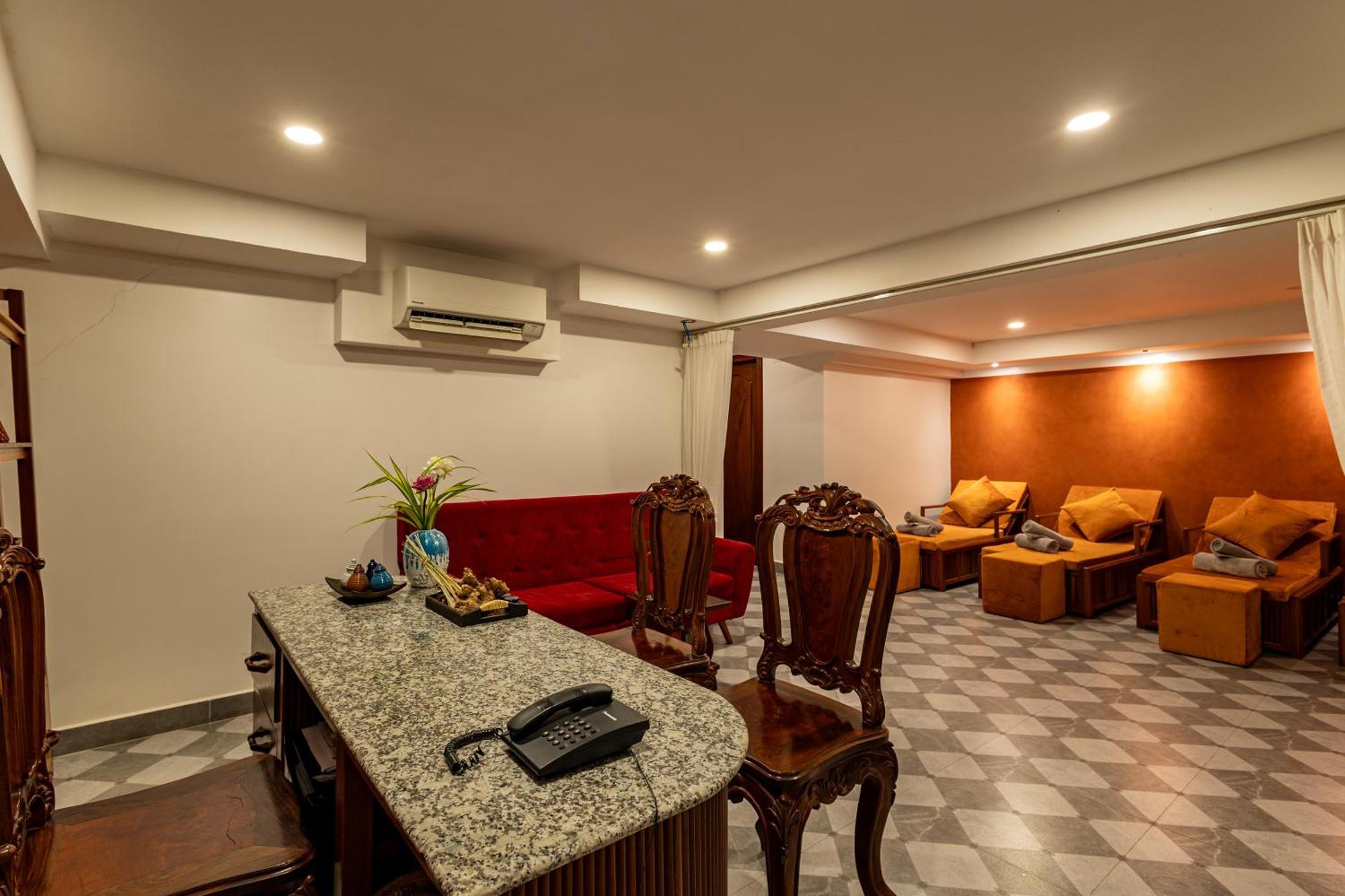 Two Seasons Siem Reap Hotel Exterior foto The lobby of the hotel